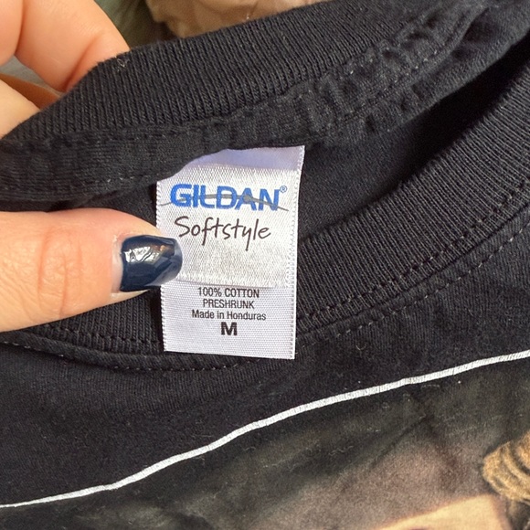 Taylor Swift Red Album Black Tee - Picture 2 of 3